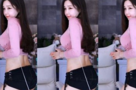 美杜莎3D被❌吸乳在线观看